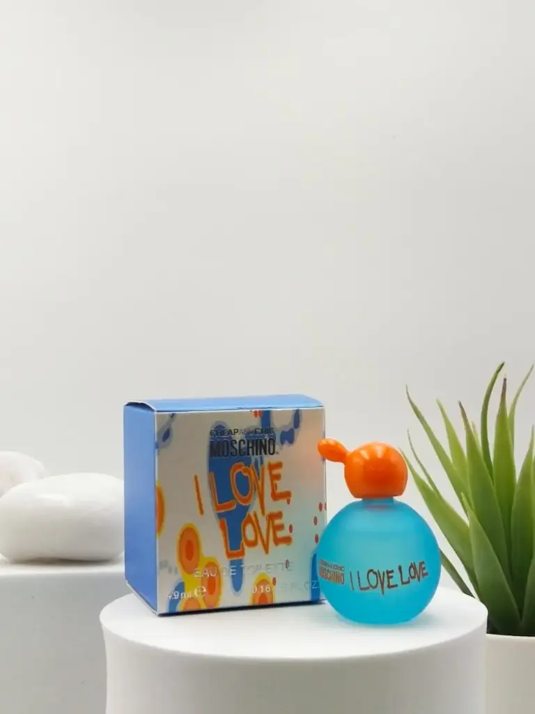 Moschino Cheap N Chic I Love Love EDT 4.9 ml Miniature