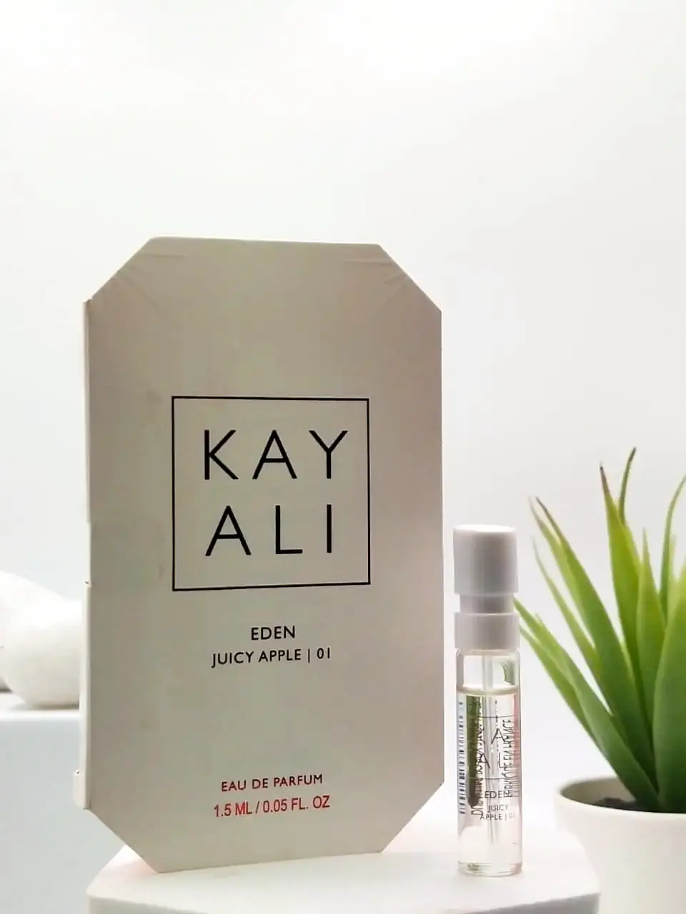 Kayali Eden Juicy Apple | 01 EDP 1.5 ml Official Sample