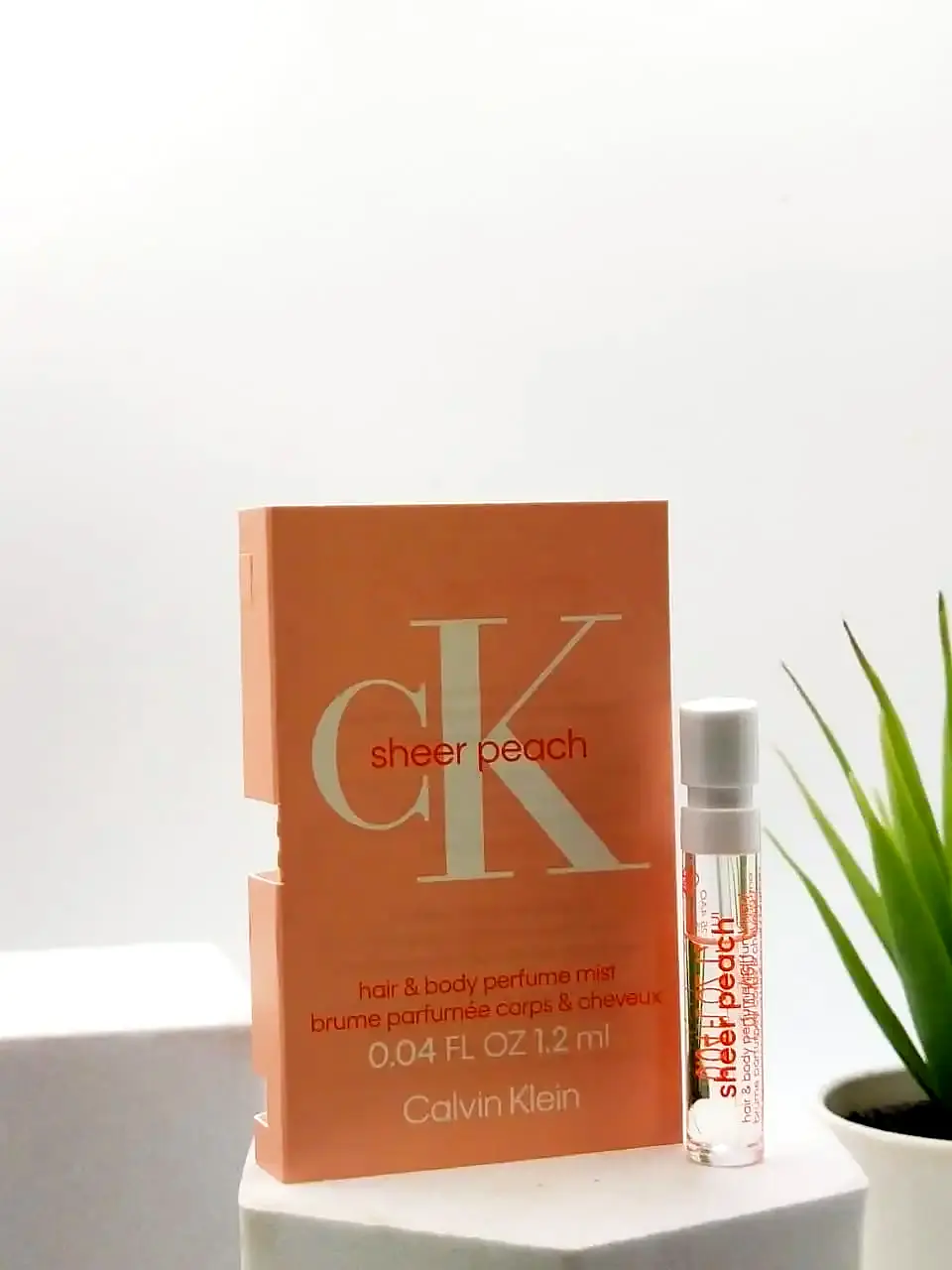 Calvin Klein Sheer Peach Body Mist