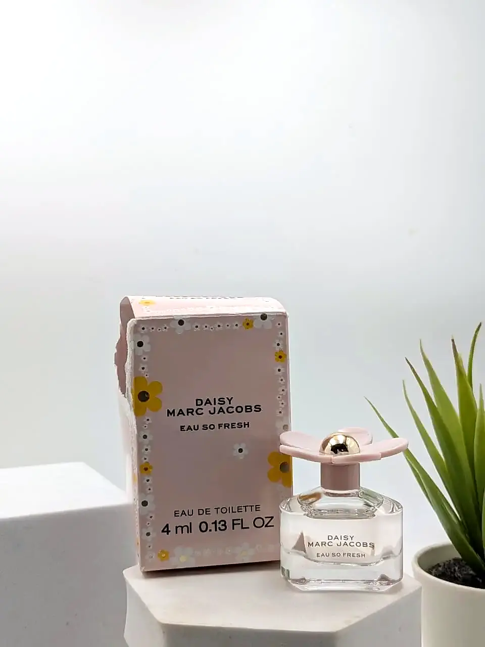 Marc Jacobs Daisy Eau So Fresh EDT 4 ml