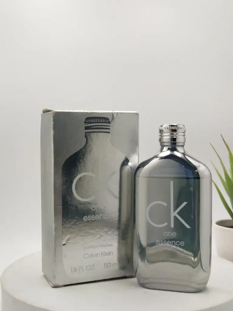 Calvin Klein One Essence Parfum Intense 50 ML Box Damage