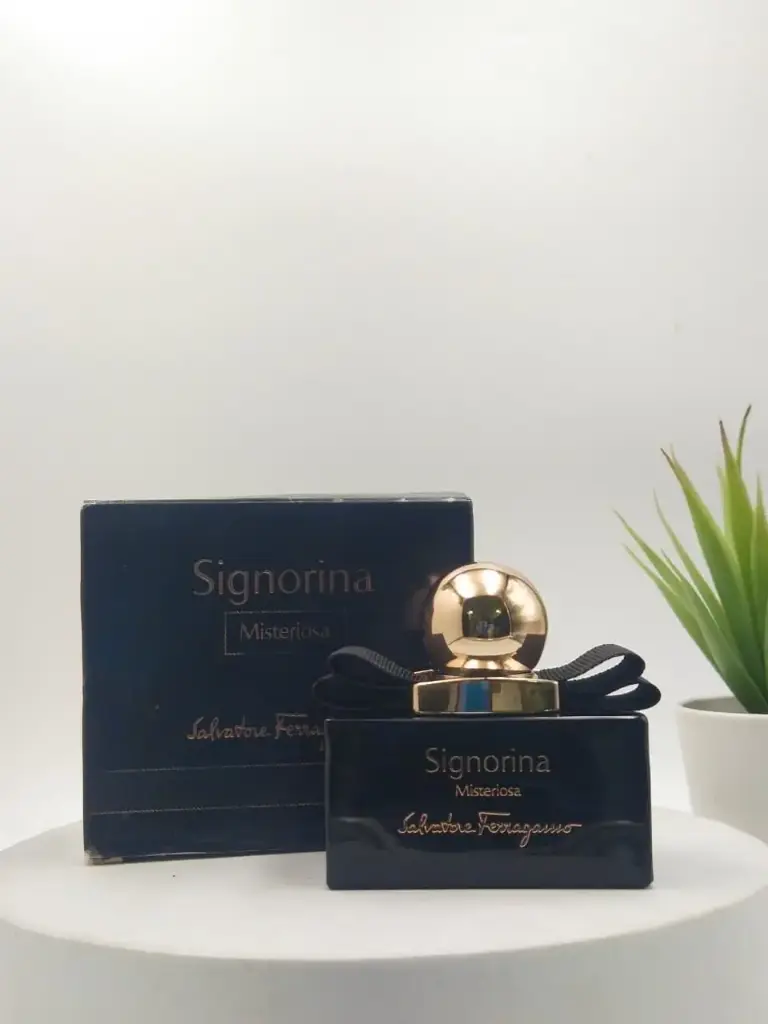Salvatore Ferragamo Signorina Misteriosa EDP 30 ML Box Damage