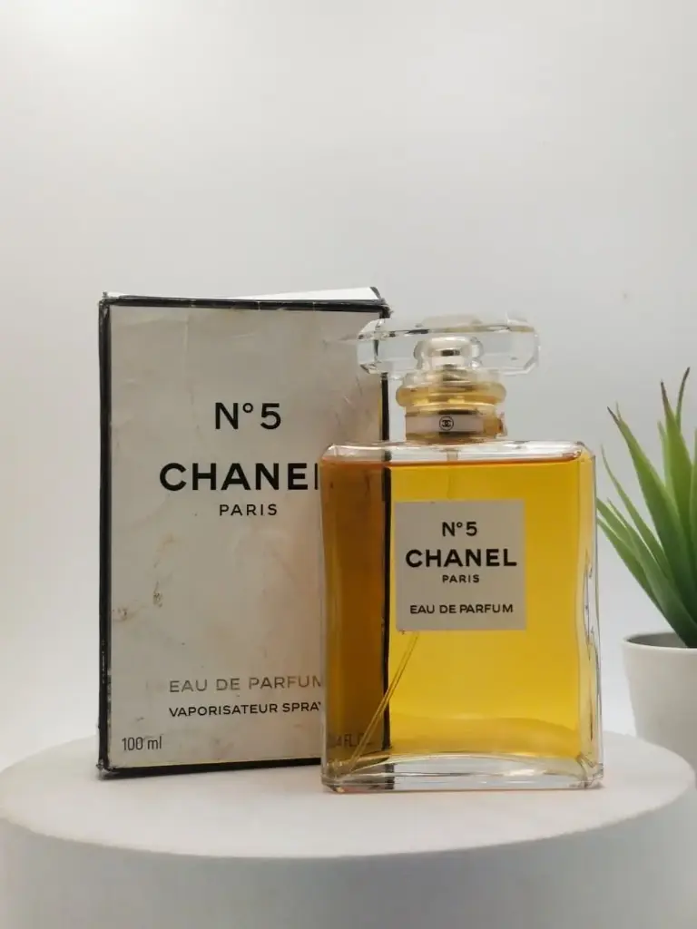 Chanel N5 EDP 100 ML Box Damage