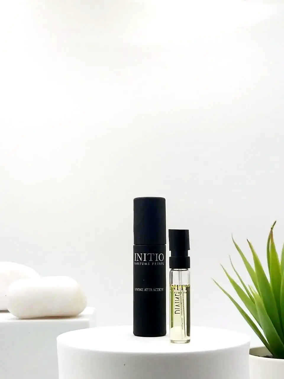 Initio Divine Attraction EDP 1.5 ml Official Sample