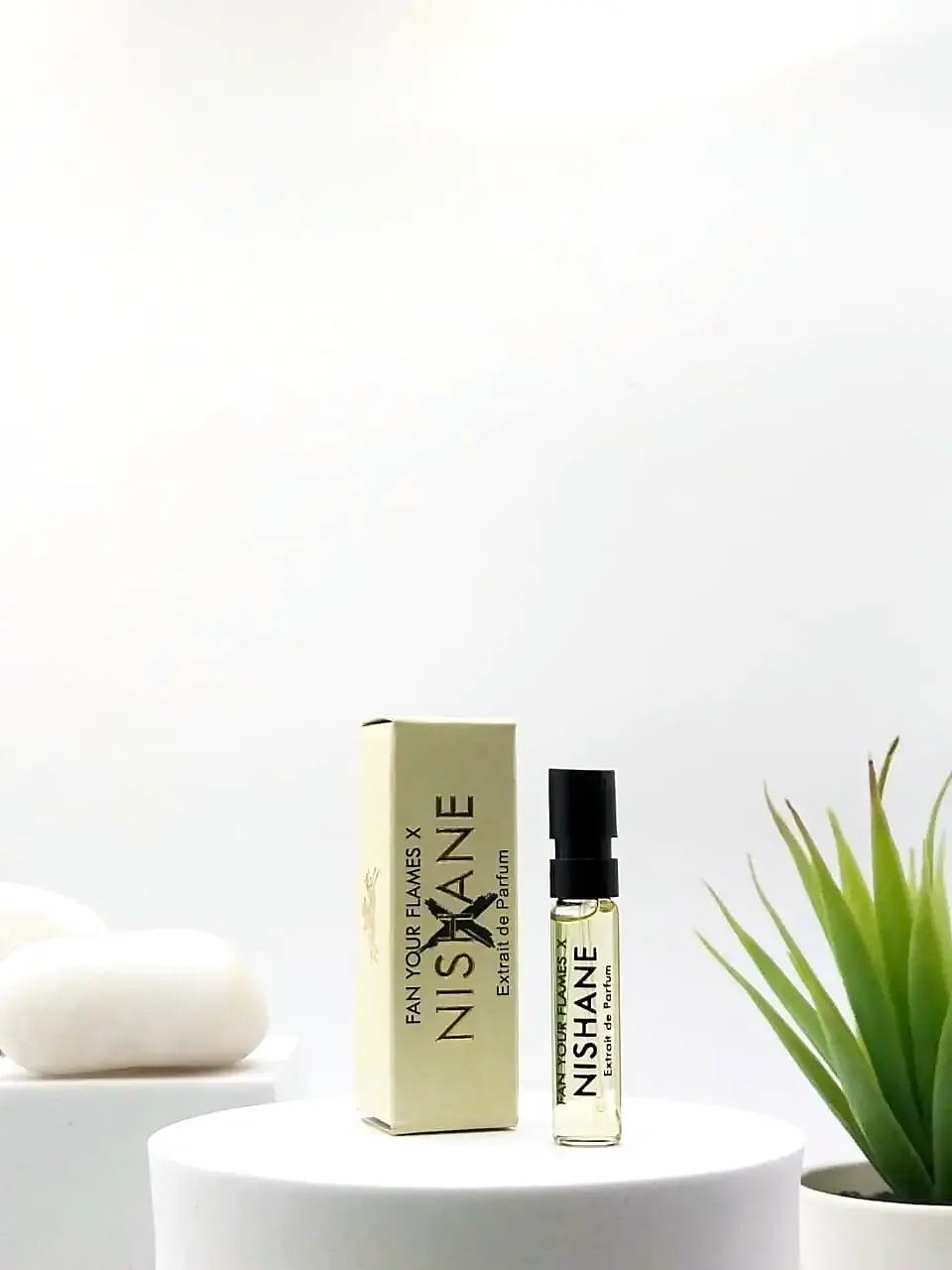 Nishane Fan Your Flames X Extrait De Parfum 2 ml Official Sample
