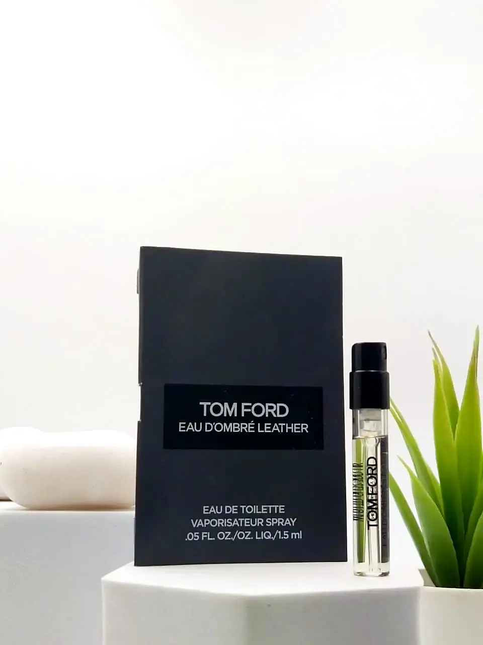 Tom Ford Eau D'Ombre Leather EDT 1.5 ml Official Sample