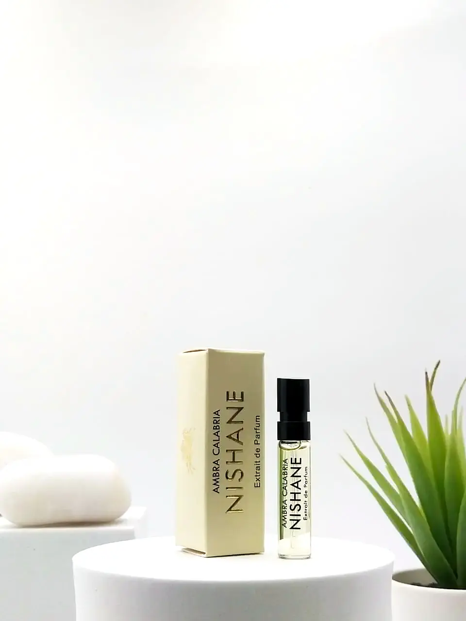 Nishane Ambra Calabria Extrait De Parfum 2 ml Official Sample