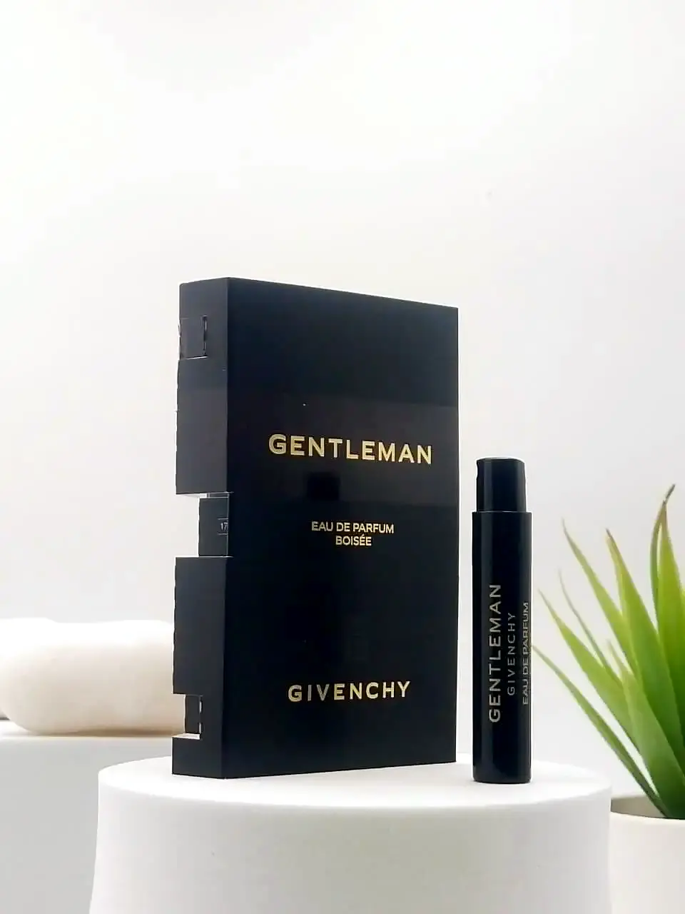 Givenchy Gentleman Boisee EDP 1 ml Official Sample