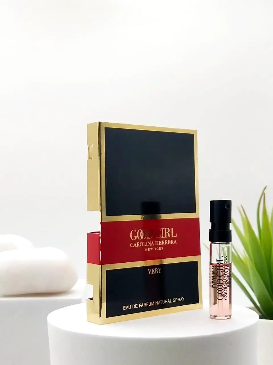 [8411061023112] Carolina Herrera Very Good Girl EDP 1.5 ml Official Sample