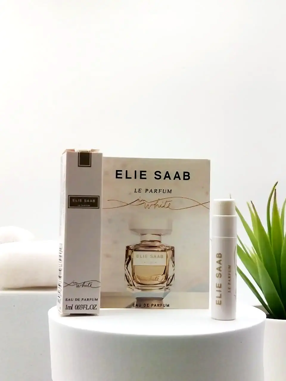 [3423473985419] Elie Saab Le Parfum In White EDP 1 ml Official Sample