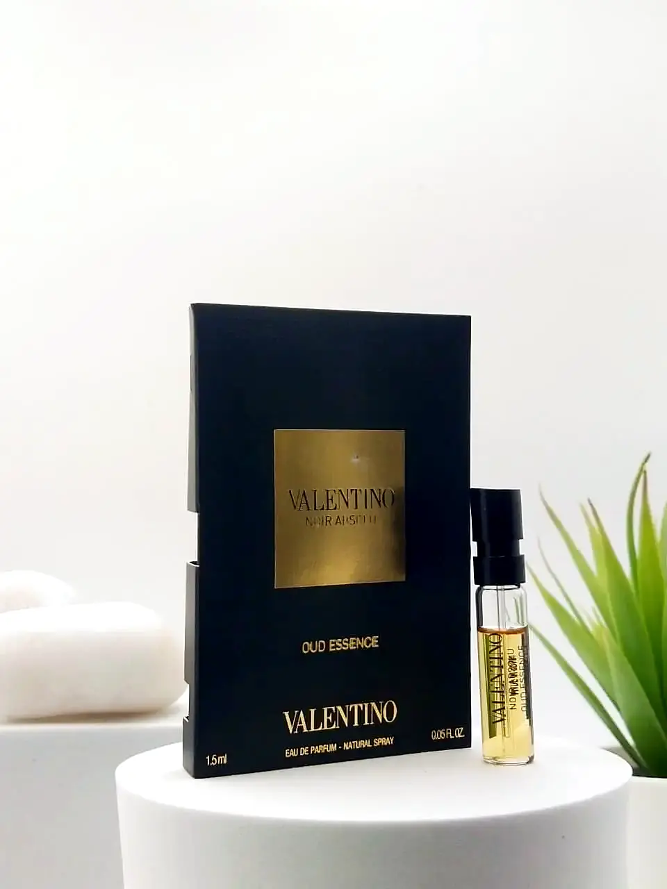 [8411061933794] Valentino Noir Absolu Oud Essence EDP 1.5 ml Official Sample