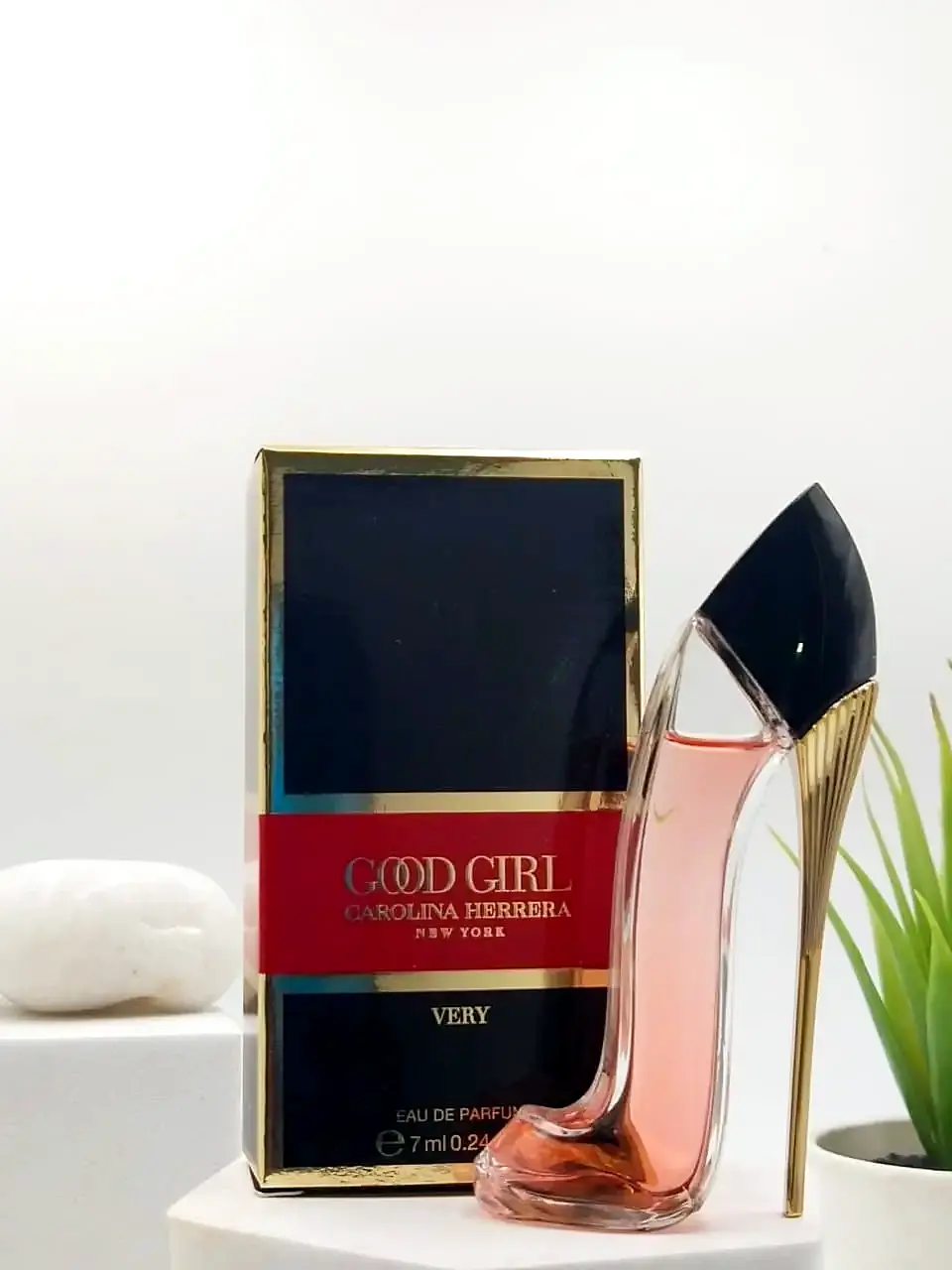 [8411061059258] Carolina Herrera Very Good Girl EDP 7 ml Miniature