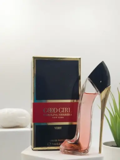 [8411061059258] Carolina Herrera Very Good Girl EDP 7 ml Miniature