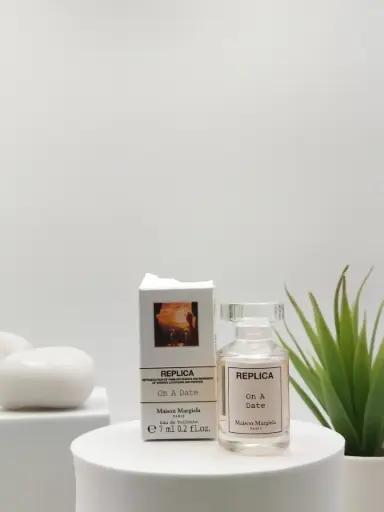 [3614273957021] Replica On A Date EDT 7 ml Miniature