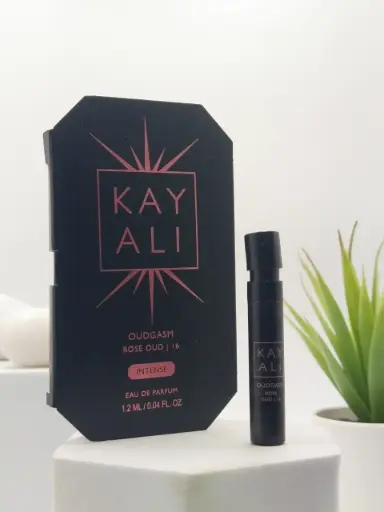 [6294018404590] Kayali Rose Oud 16 EDP Intense 1.2 ml Official Sample