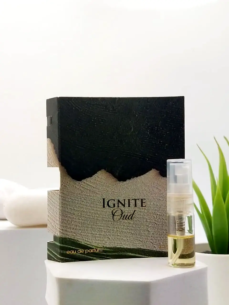 [25121001011] Ahmed Ignite Oud EDP 2 ml Official Sample