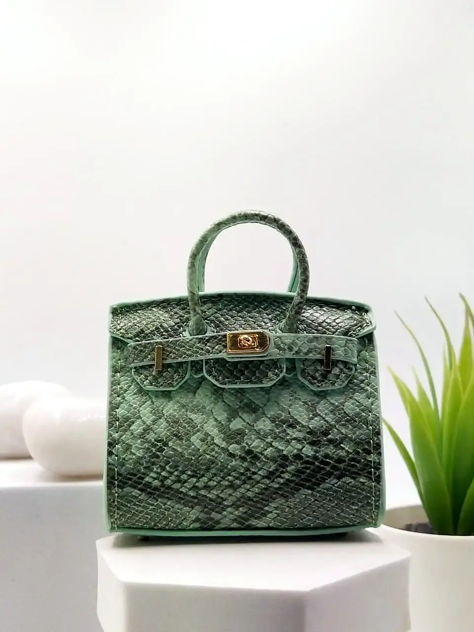[20251216036] Green Venom Mini Bag