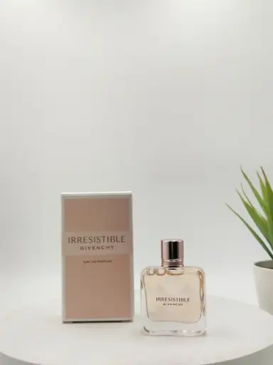 [20260304007] Givenchy Irresistible EDP 8 ml Miniature
