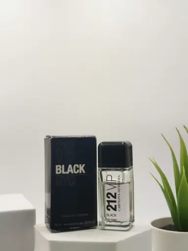 [8411061870570] Carolina Herrera 212 Vip Black NYC EDP 8 ML
