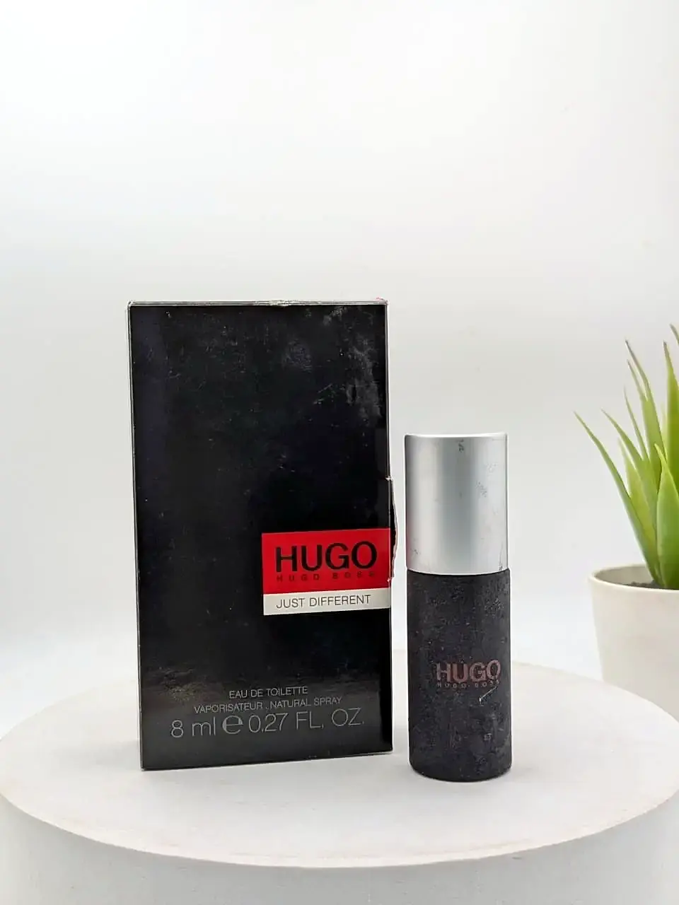 [D737052465708] Hugo Boss Just Different EDT 8 ml