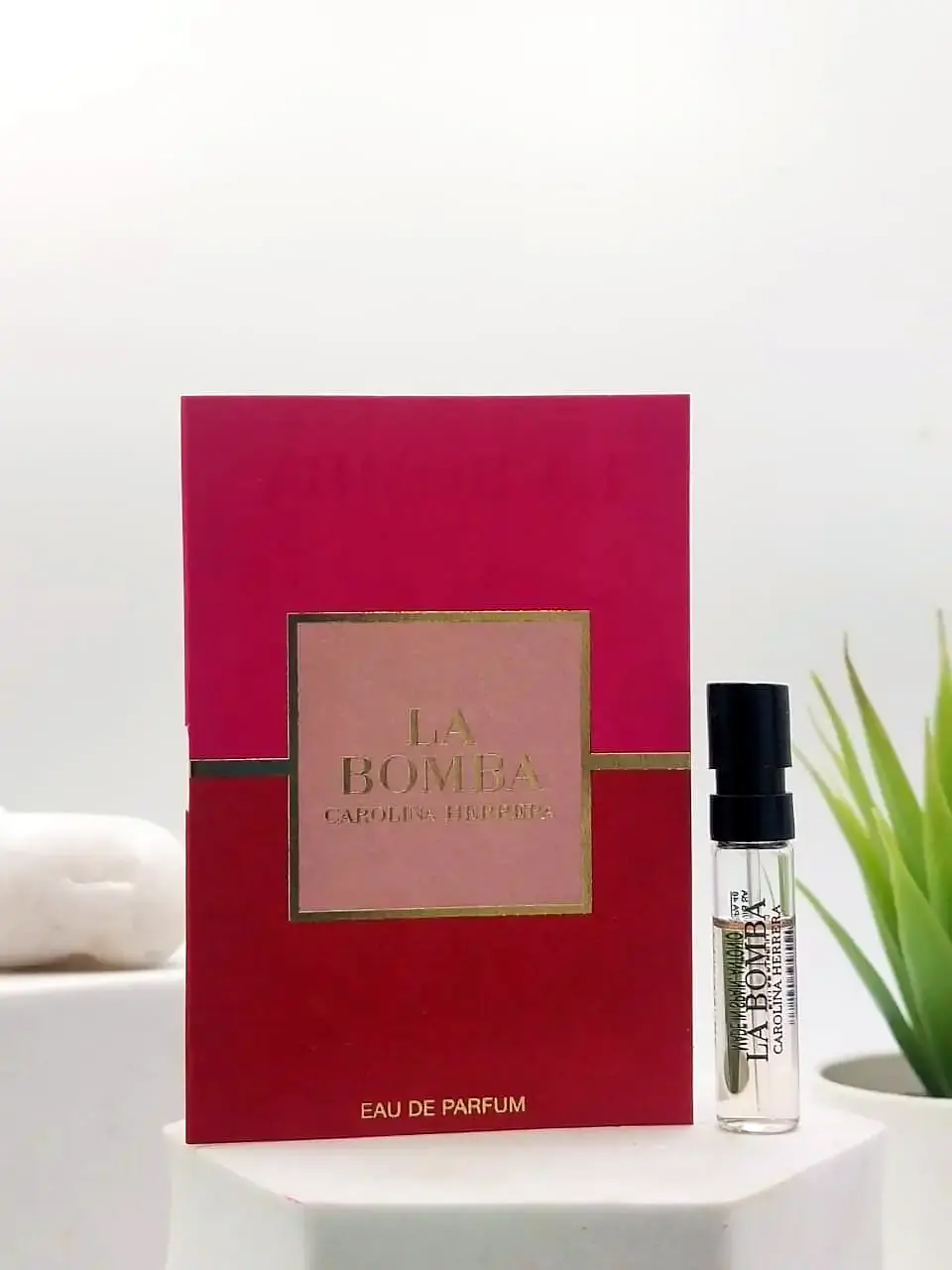 [8411061110744] Carolina Herrera La Bomba EDP 1.5 ml