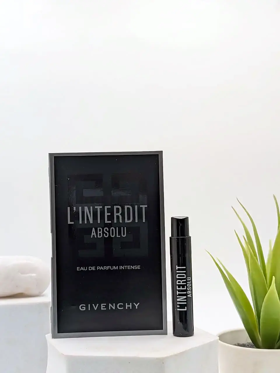 [3274872516557] Givenchy L'Interdit Absolu EDP Intense 1 ml