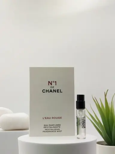 [3145890406857] Chanel NO. 1  L'eau Rouge 1.5 ml Official Sample
