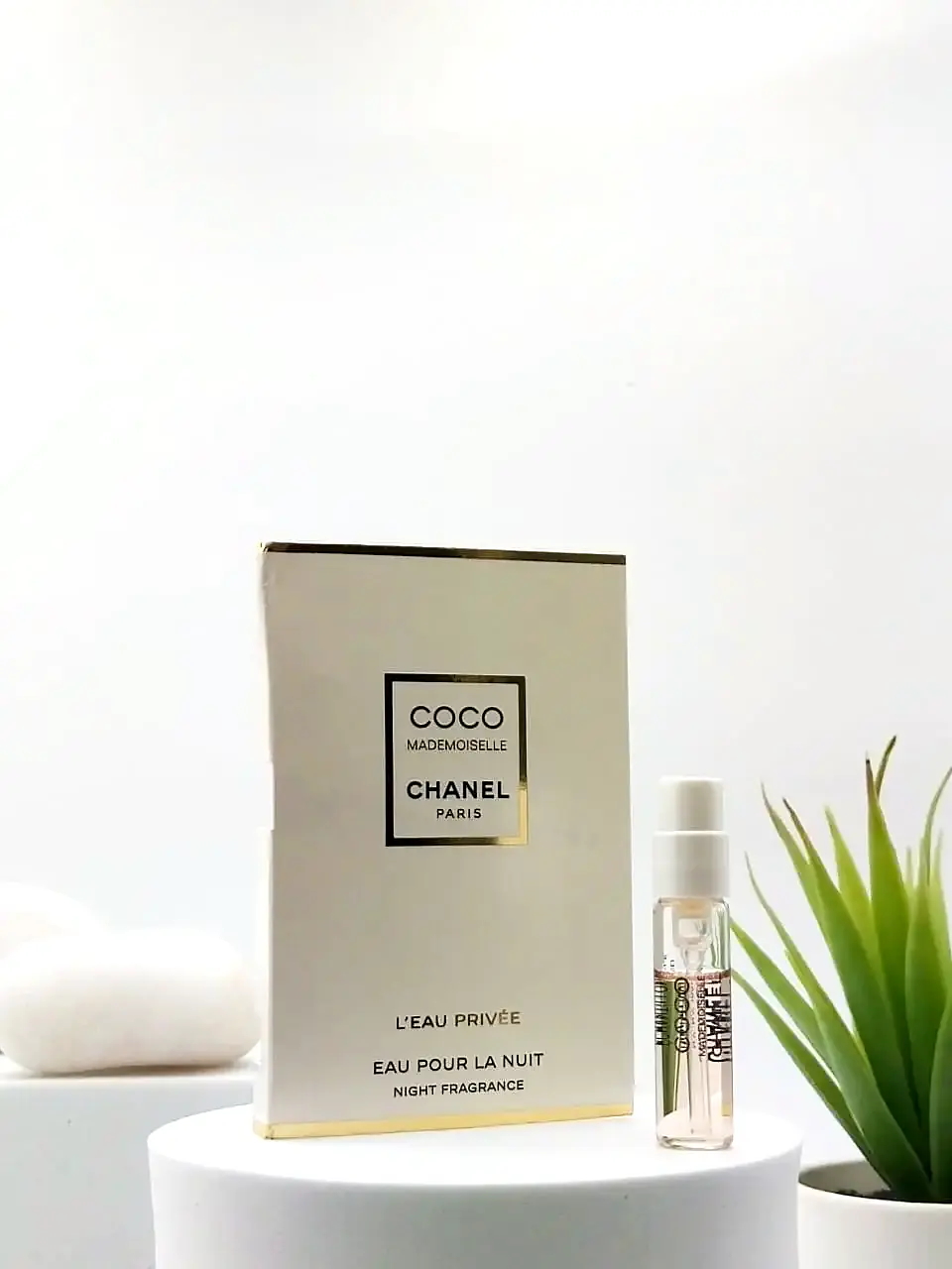 [3145890162654] Chanel Coco Mademoiselle L'Eau Privee Eau Pour La Nuit 1.5 ml Official Sample