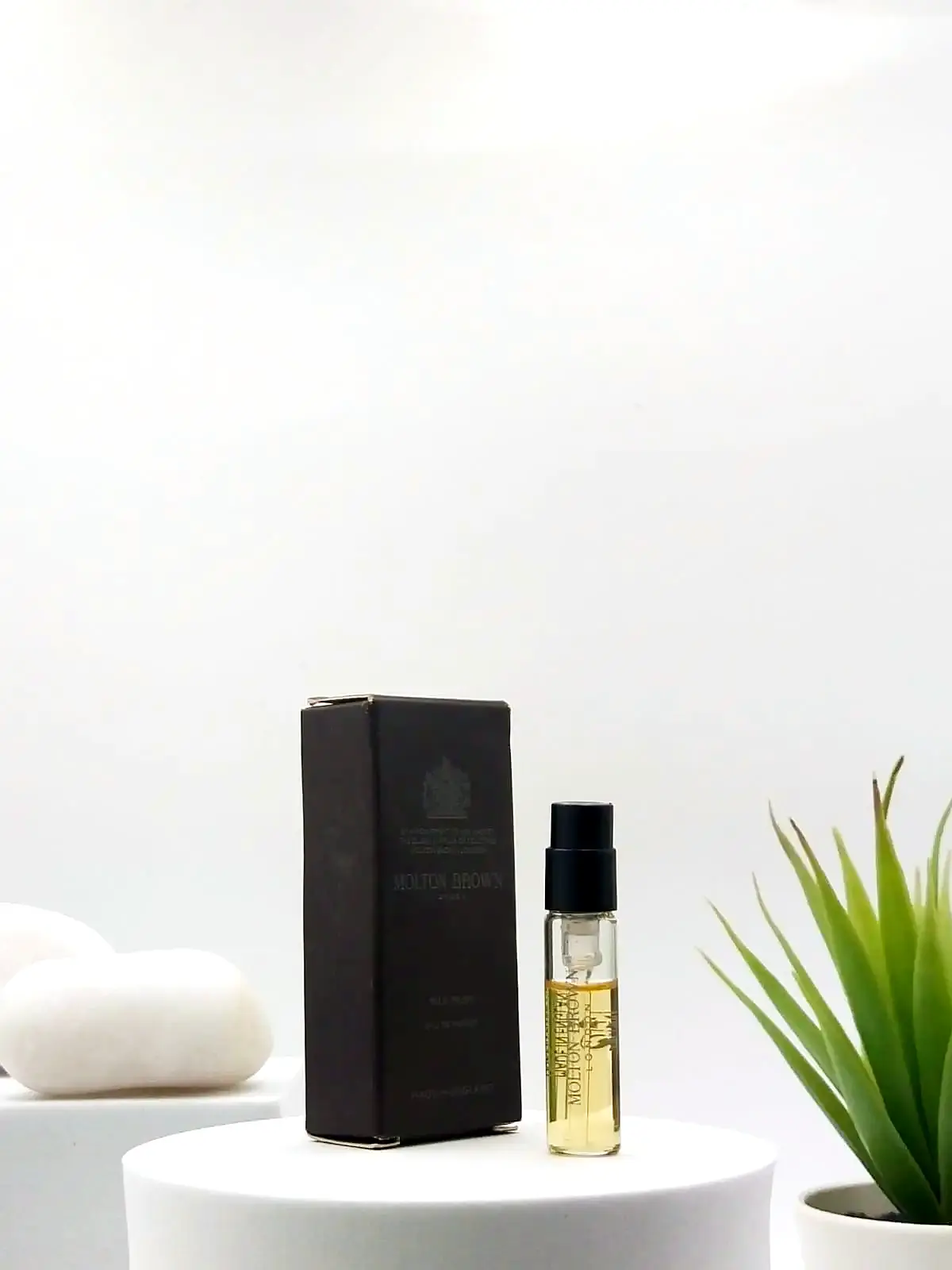[008080135360] Molton Brown Milk Musk EDP 1.5 ml Official Sample