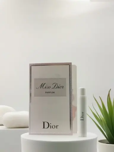 [3348901712248] Miss Dior Parfum 1 ml Official Sample