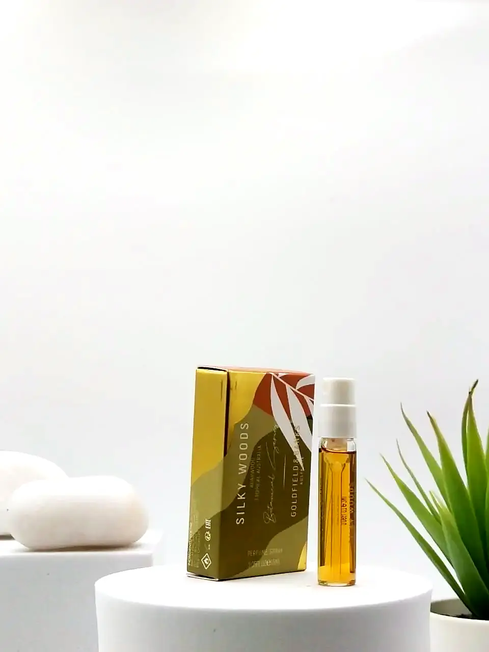 [9356353000329] Goldfield & Banks Silky Woods Parfum 2 ml Official Sample