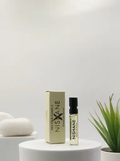 [8683608070952] Nishane Fan Your Flames X Extrait De Parfum 2 ml Official Sample