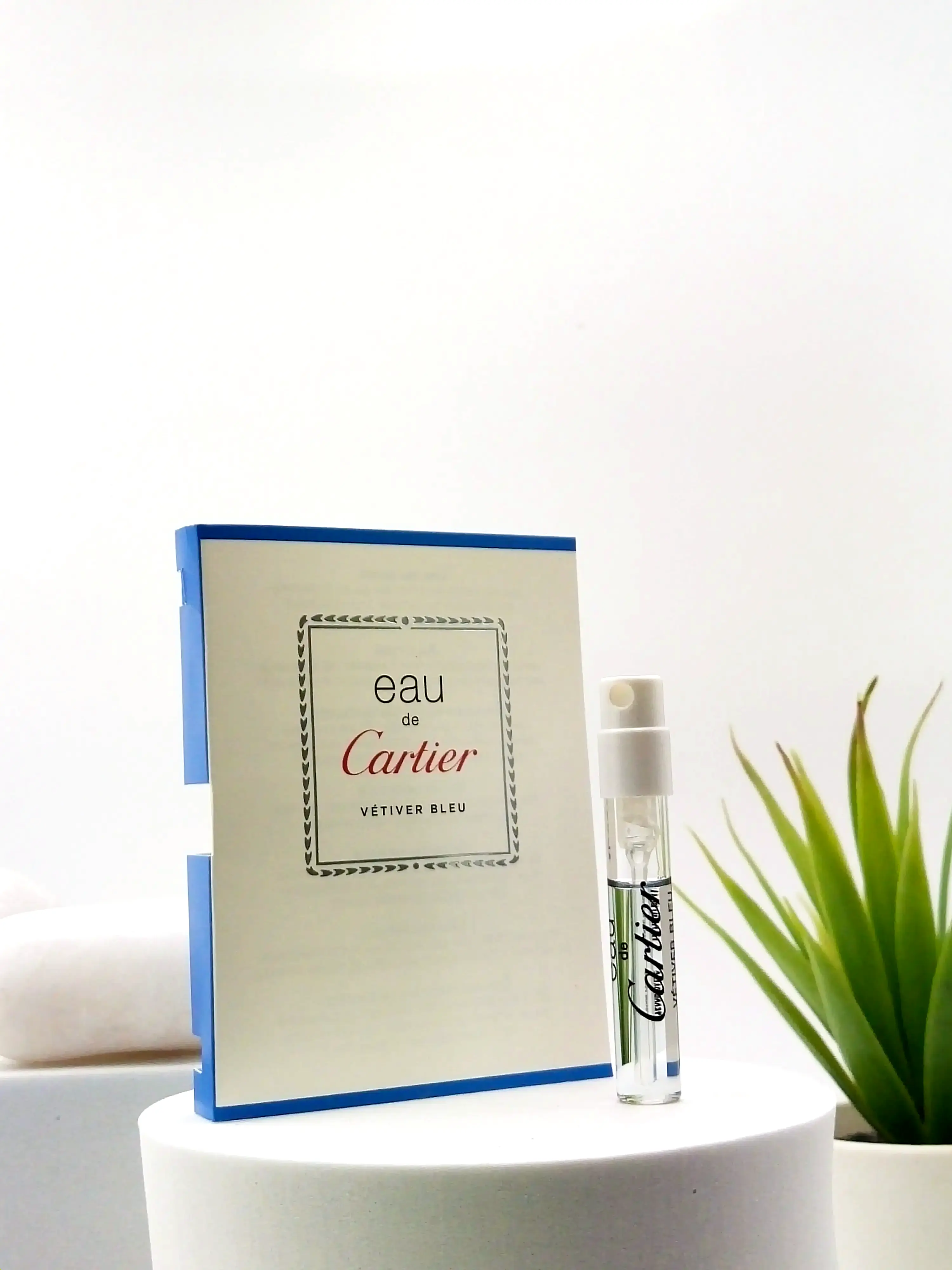 [3432240036391] Cartier Eau De Cartier Vetiver Bleu EDT 1.5 ml Official Sample