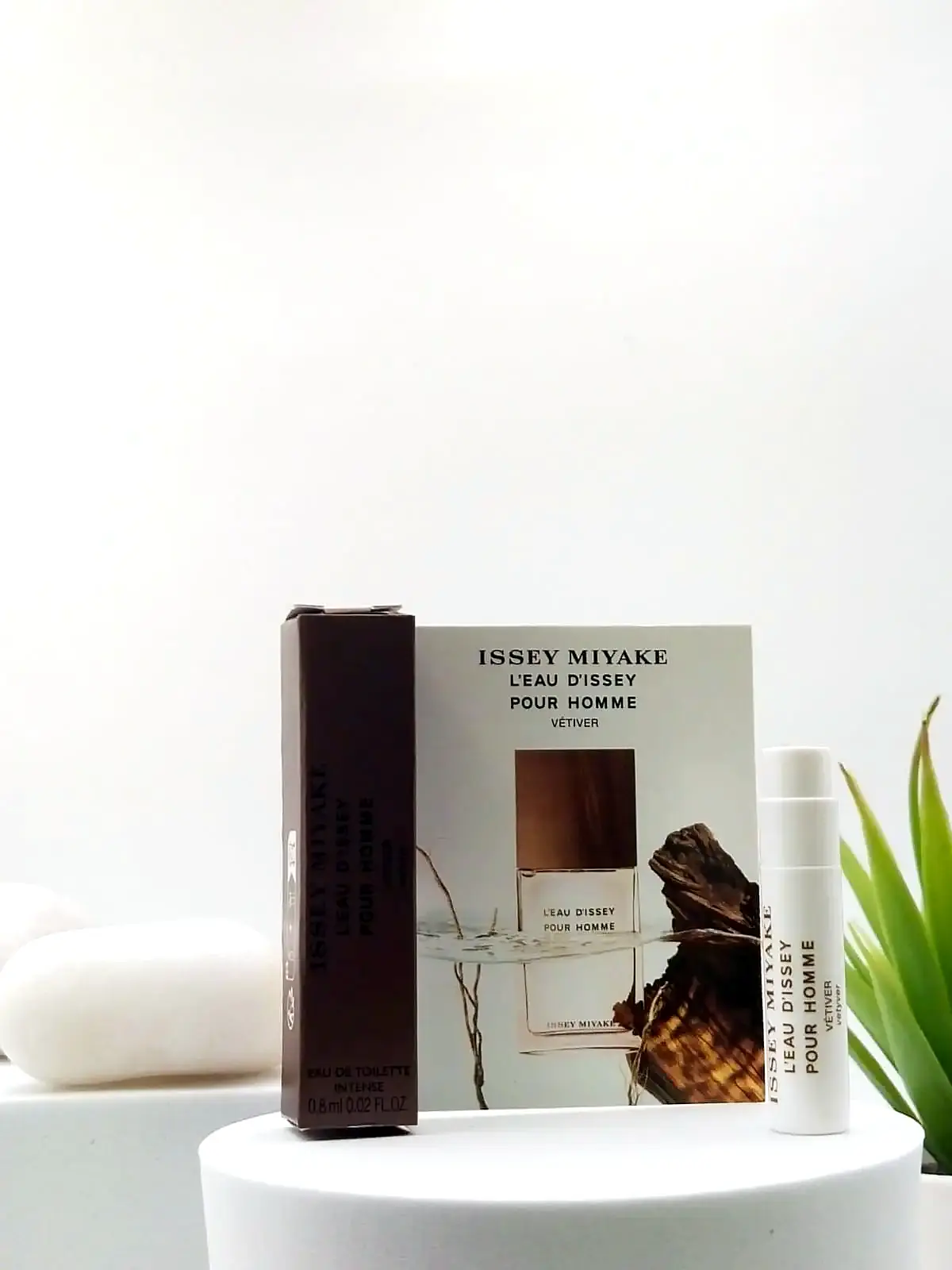 [3423222092214] Issey Miyake L'Eau D'Issey Pour Homme Vetiver EDT Intense 0.8 ml Official Sample
